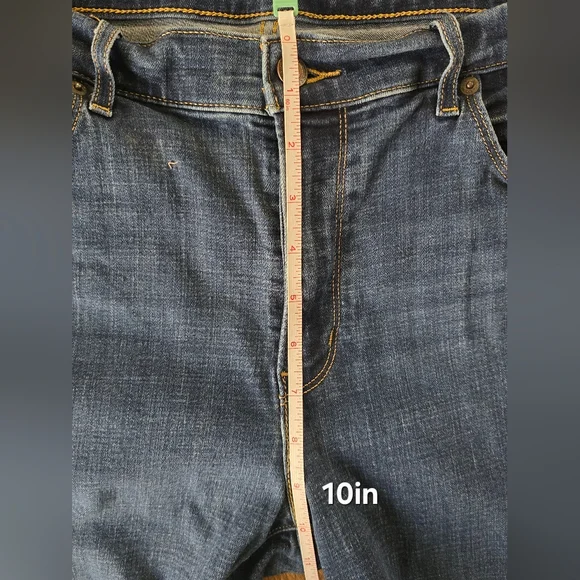 Levi Jeans classic cut women's size 16 Med Blue - Picture 6 of 14